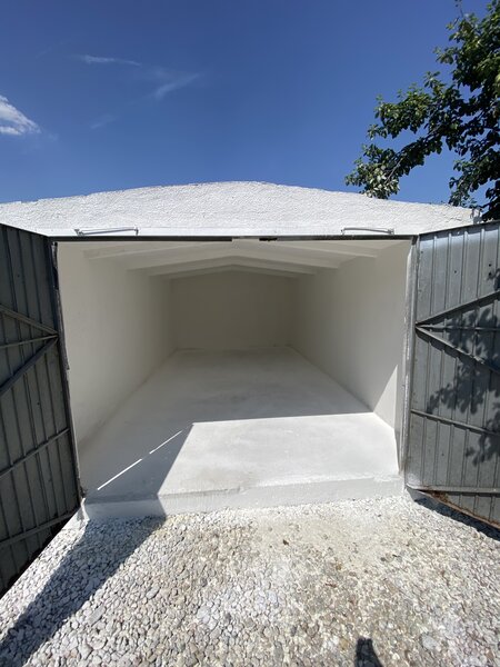 Centura sud garaj 19 mp si parcare 120 mp 3 km dist. de sector 4.