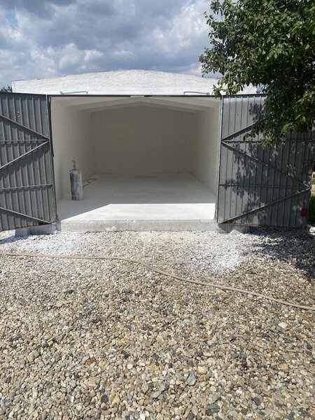 Centura sud garaj 19 mp si parcare 120 mp 3 km dist. de sector 4.