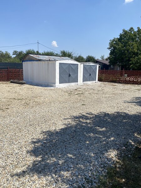 Centura sud garaj 19 mp si parcare 120 mp 3 km dist. de sector 4.